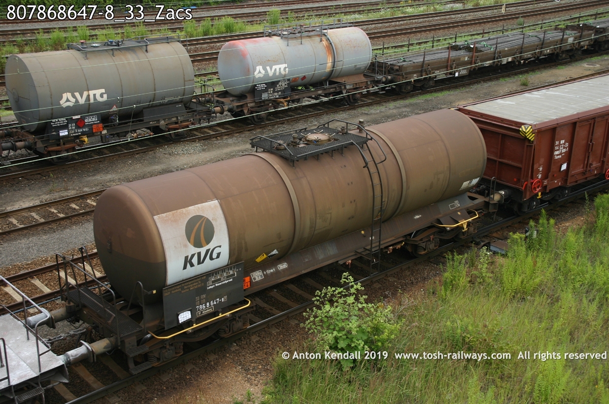 807868647-8_33_Zacs.jpg